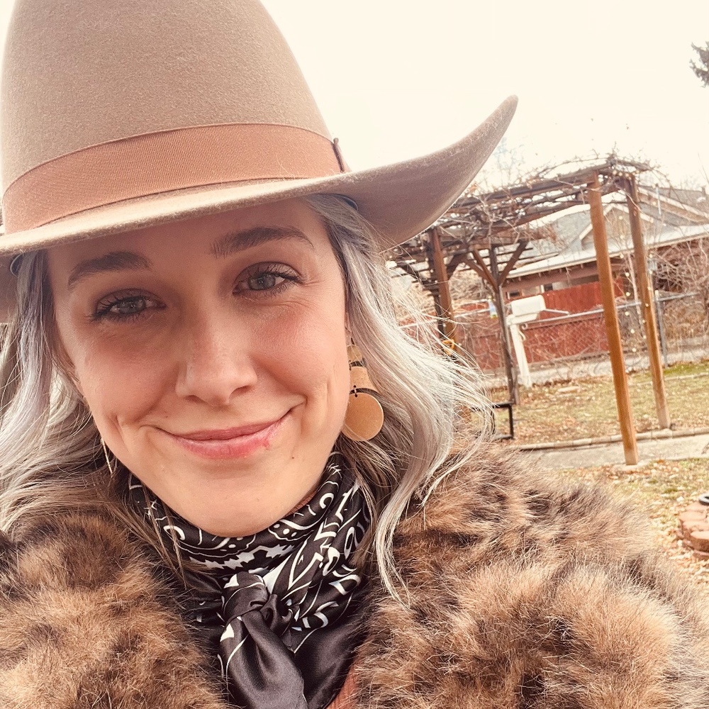 Meet your Posher, Rita